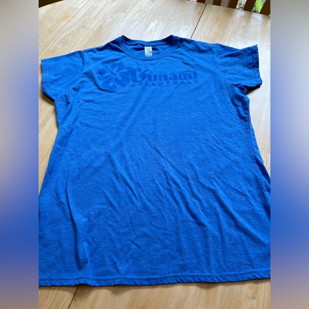 Women’s Fit Tsunami Shirt